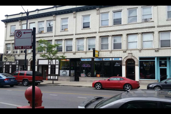 Exterior - Sheffiled/Lincoln/Wrightwood Area Apartments