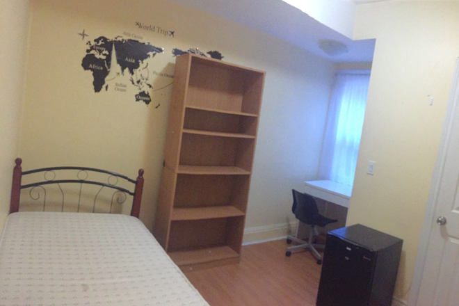 Bedroom - Dundas st w and Beverley st