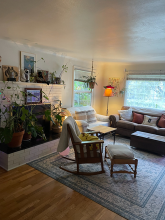 Living Room - Room for Rent in Lovely South University Home