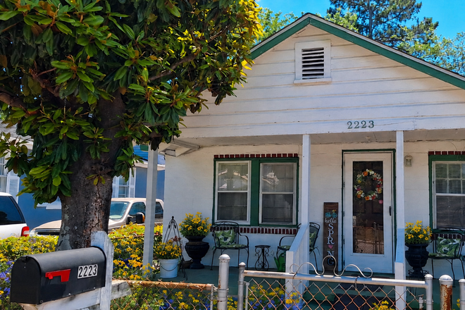 Front of the house - G & L Lodge