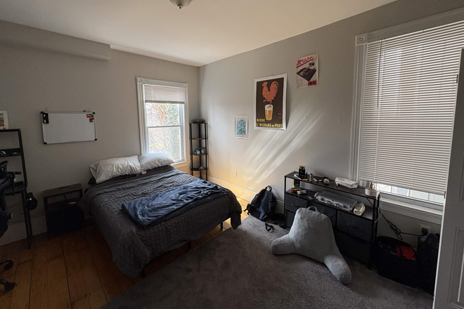 Room for sublet - Mission Hill Summer Sublet