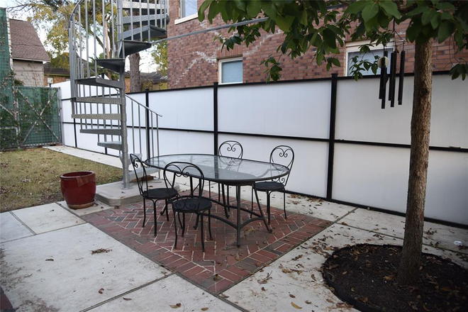 patio area - 5bd/3.5ba Fully Furnished House June/July Sublet!