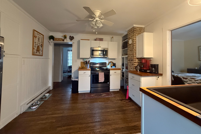 Kitchen - Room For Rent House