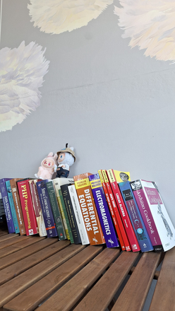 Library - ??? 1 minute walk distance to school bus stop (included bed, mattress, table, chair)