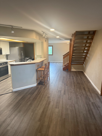 Dining room - Bedroom in Goldrun townhome - female only