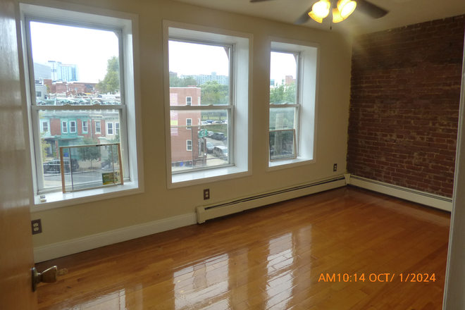 Bedroom - Huge Bi-Level Apartment