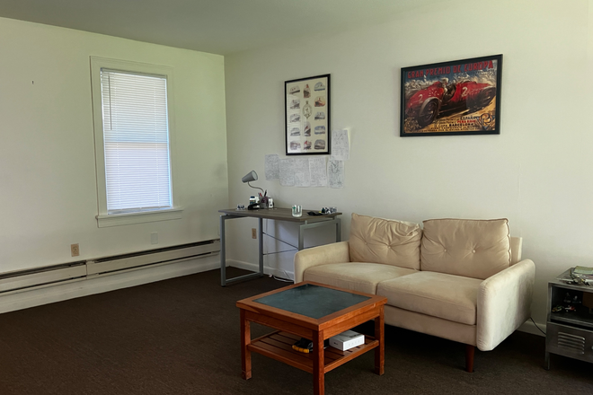living room - August 1 - Amherst/Umass bus - One bedroom apartment