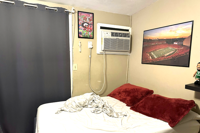 Bed - 3 Bed 1 Bath Fenway on Symphony Road! NO BROKER FEE! Apartments