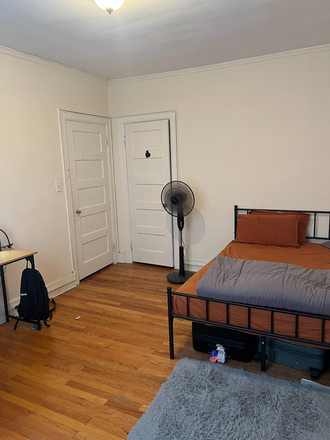 Furnished bedroom for rent! Flexible setup—keep the furniture or bring your own. DM for details. - Carolina Apartments