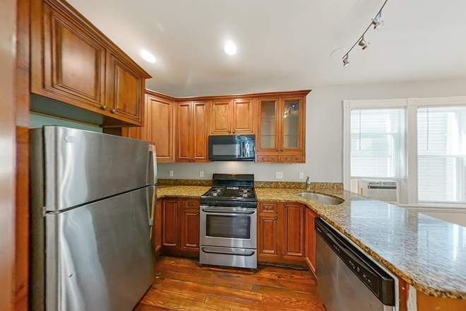 . - GORGEOUS 5 Bed/ 2 Bath - Close to campus - Avail 9/1/26!!