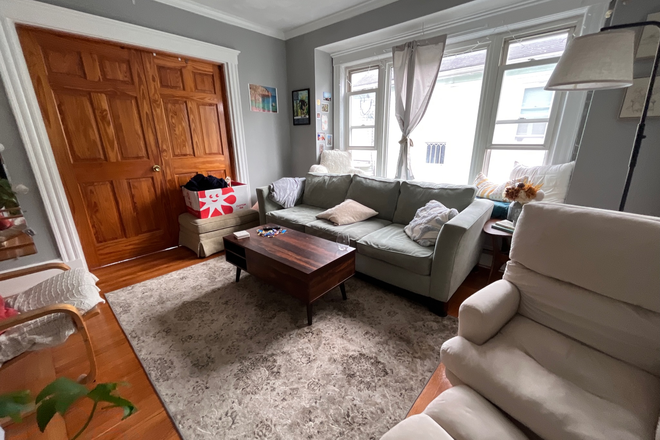 Shared living room - Sunny room close to campus! Apartments