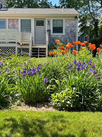 Exterior Entry for Apartment - Narragansett Pier, newly remodeled one bedroom apartment, parking, central air