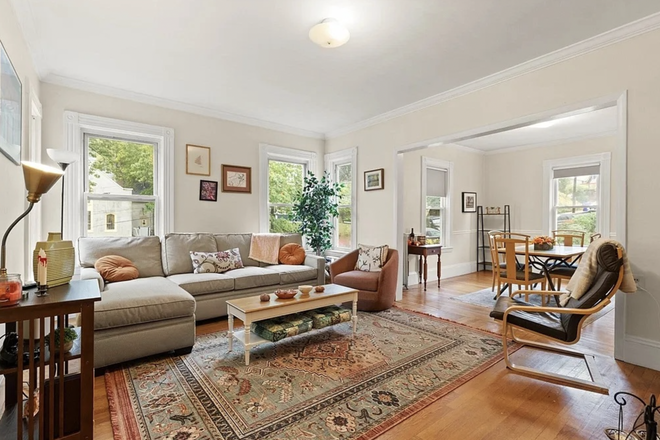 Living Room - Summer Sublet in Brighton Duplex