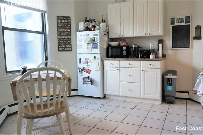 1 - SEPT 2026 – Top Floor Allston 2 Bed Near West Campus • Easy MBTA • No Fee