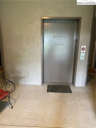 Elevator - Spacious 3 Bedroom/3 Bath Condo!