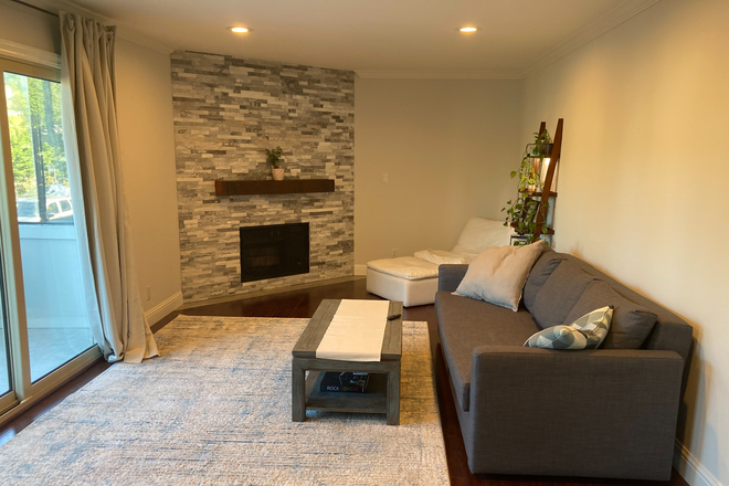 Living room - Room for rent in 2-bd Oakland condo, private bath!