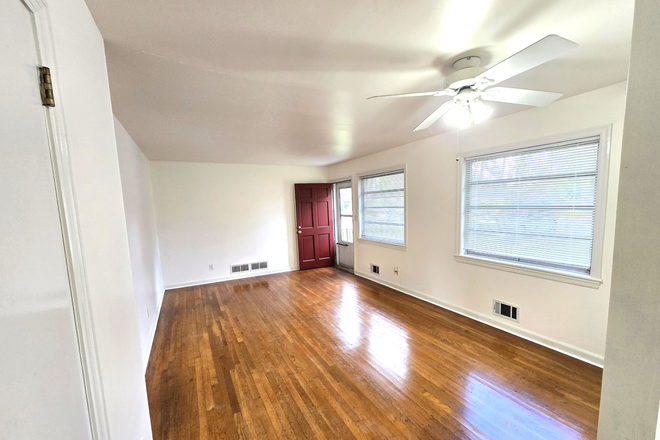 Living room and dining area - Emory Decatur Home w/Emory Shuttle Access
