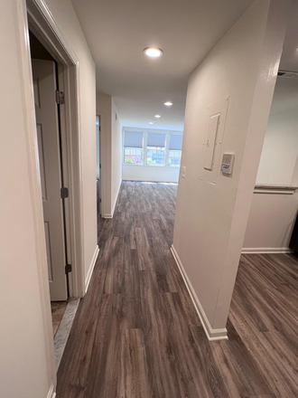 hall - Thames Point Apartments