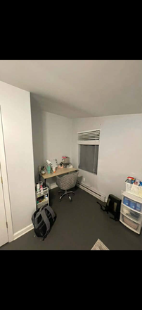 Bedroom - Walking Distance to UC! Room available ASAP in 5 bedroom house!