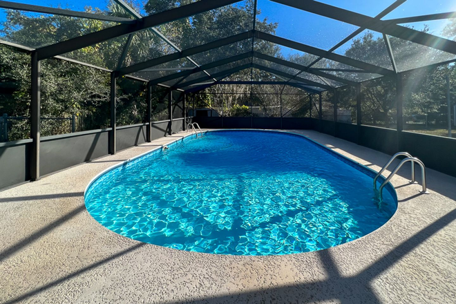 Photo - Pet Friendly 5BR/3BA Pool home in Northwood West - Available mid-December!