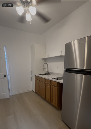 Kitchen - Studio Apartment/high ceilings