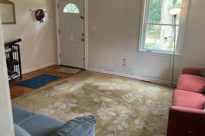 common area - Private room in 6 Bed 3 Bath house, Near University of Maryland College Park