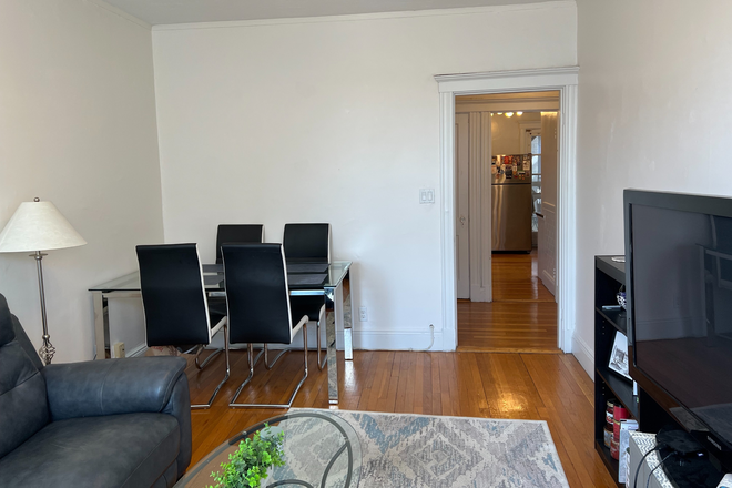 dining area - Sunny Brighton 2 bed for June 1 - NO FEE! Apartments