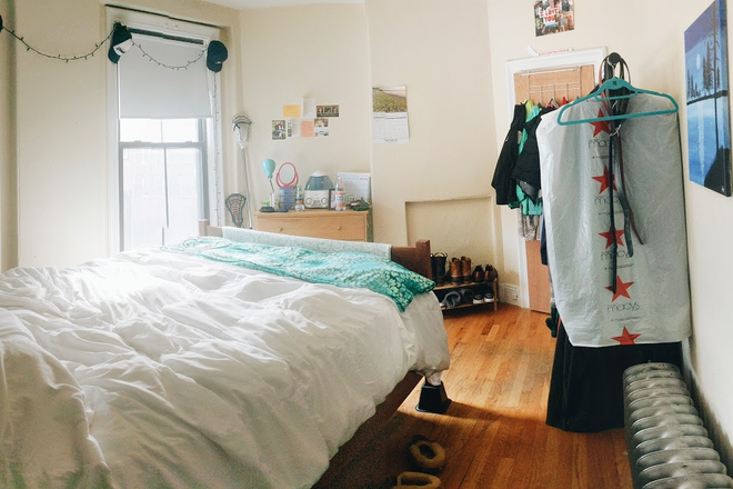 ... - COZY 3 BEDS/1 BATH PET FRIENDLY Apartments