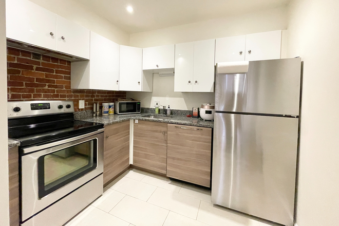 Kitchen - Gainsborough 1 bed 1 bath with laundry in unit Apartments