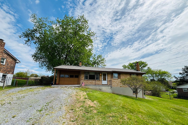  - 3 Bedroom, 1 Bath House