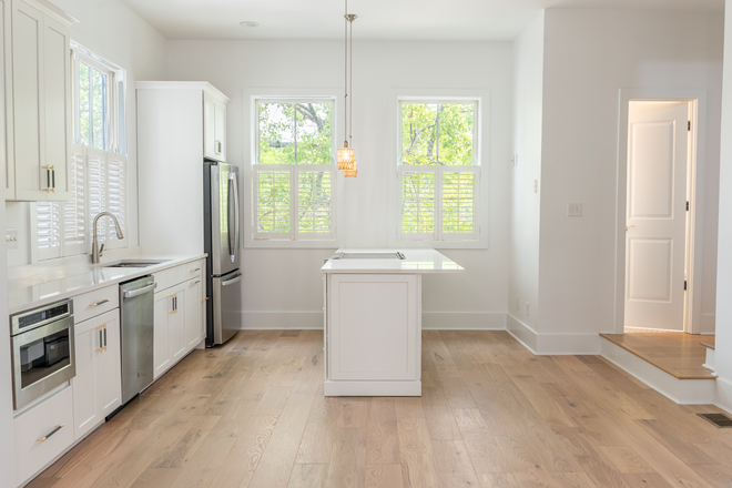 Kitchen - 3 Story house just block from campus