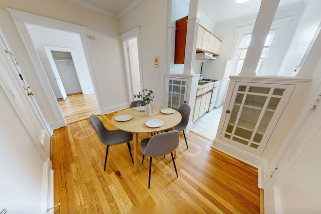 . - **NO BROKERS FEE!* SUN-DRENCHED STUDIO - GAS,HEAT&HOT WATER INCLU! Apartments