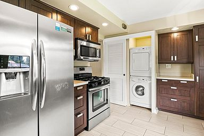 Washer and Dryer - 2 Bedroom/1 Bath walking distance to DU Duplex