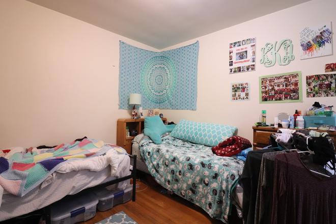 bedroom - Sun filled Comm Ave 3 bed - landlord pays the fee! Apartments