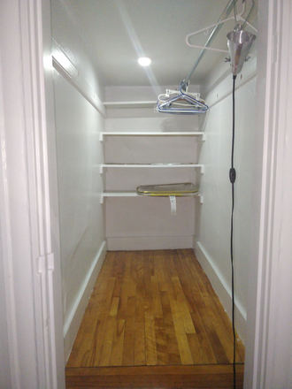 $1000 bedroom, the bed is actually a double sized bed. The room is 12'x12'. - Room avail $1000 + utilities; 12 minute walk from campus, room available for Fall House