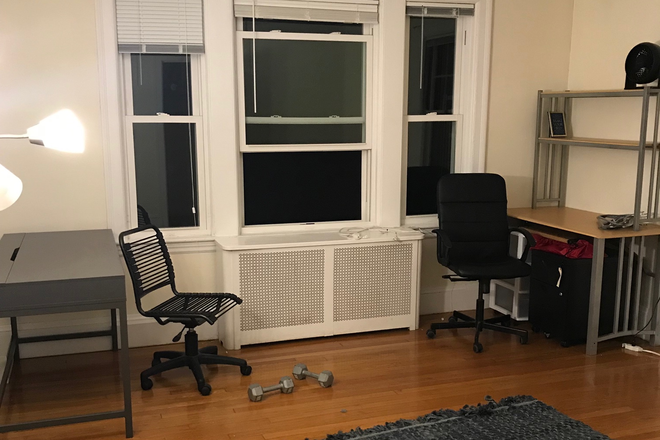 Common area - AVAILABLE August 2026~~~28 Manet Road Unit 2 ~FREE PARKING INCLUDED Apartments