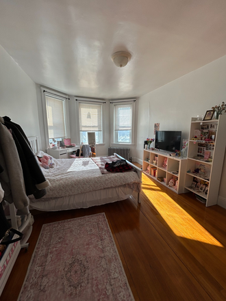 Bedroom - 2 Bed Available 9/1/26! *CONTACT NOAH 603-470-8181