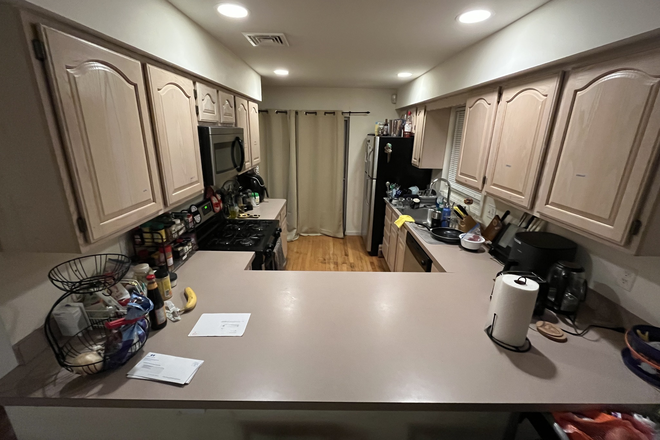 Kitchen - 4 Bed 3 Bath in Mission Hill Townhome