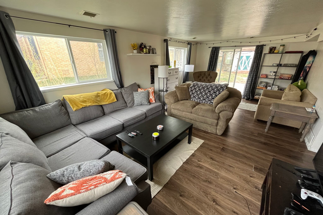 Main Living Room - Charming Mid-Century Home with Mountain Close to UCCS Campus