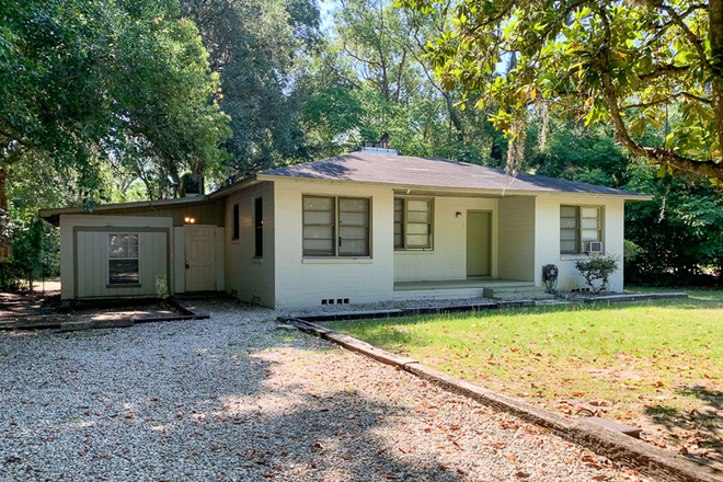  - 4/2 House - Walking Distance to UF Law School Available for Fall 2024!