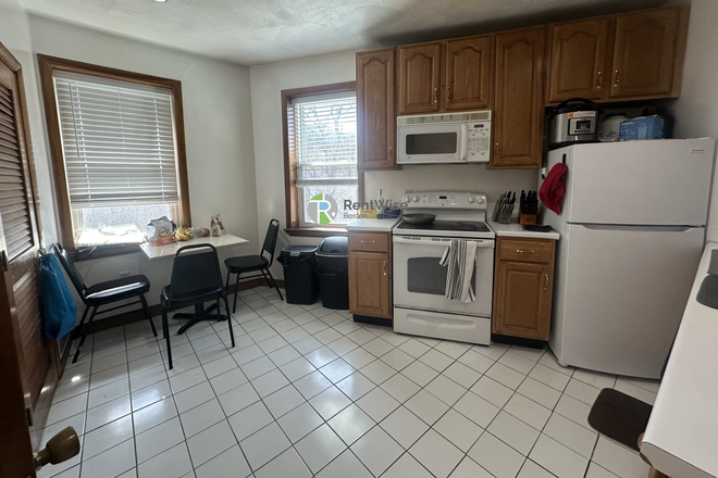 1 - SEPT 2025: North End. In Unit Laundry. Student OK