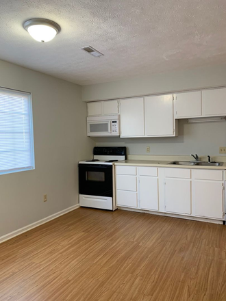  - 3 Bedroom 2.5 Bath Townhouse