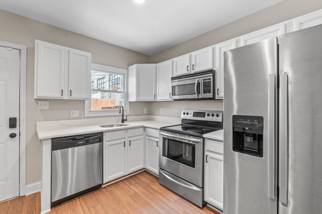 Kitchen - Blue Jay House - 2 BR in Remington