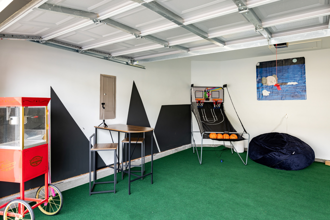 Game Room - Wild Wing Townhome close to Coastal Carolina