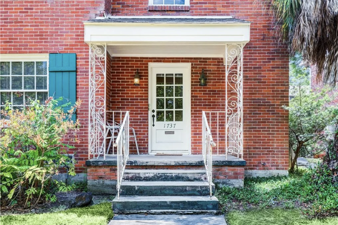 Front door - Summer Sublet (Fully Furnished)