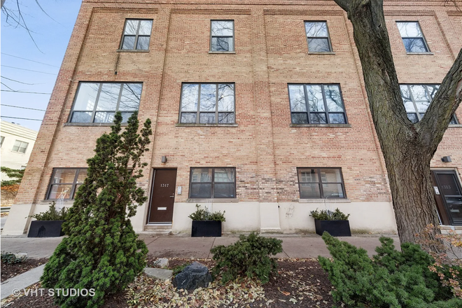 Outside Street View - 2 story apartment close to campus, laundry in unit, ample sunlight, fireplace, personal bathroom