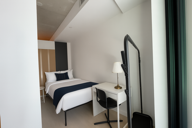 Flex Bedroom - Private Rooms for Rent in a Co-living – Bayview Ave, Toronto Condo