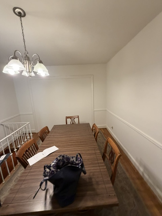 Dining Room - Near Georgetown Hospital 6-Bedroom 3-Bathroom Rowhouse!