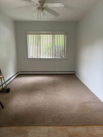 interior - Locust Ave & Bicycle