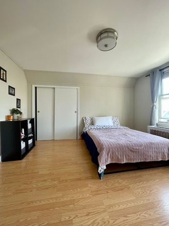 Bedroom no1 - 2 bedrooms near Fletcher/Tufts campus (10 minutes walk) Townhome